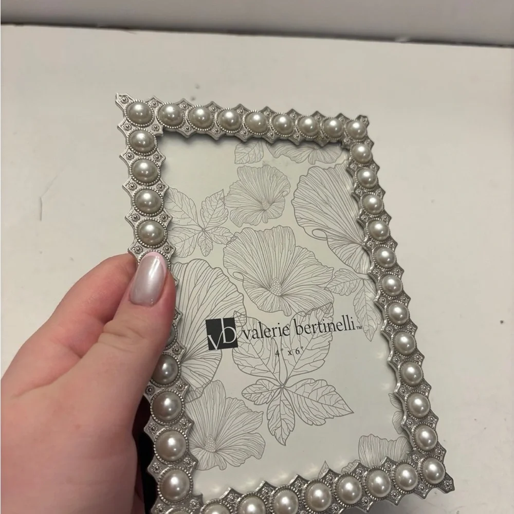 Valerie Bertinelli White Bead pearls picture frame